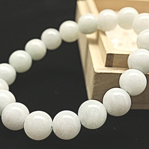 糸魚川翡翠氷種白8mm23玉ブレスレット 糸魚川翡翠氷種白8mm23玉