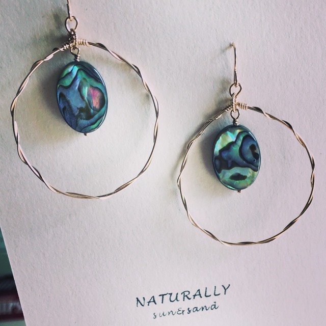 アバロンシェル  ウェーブフープピアス