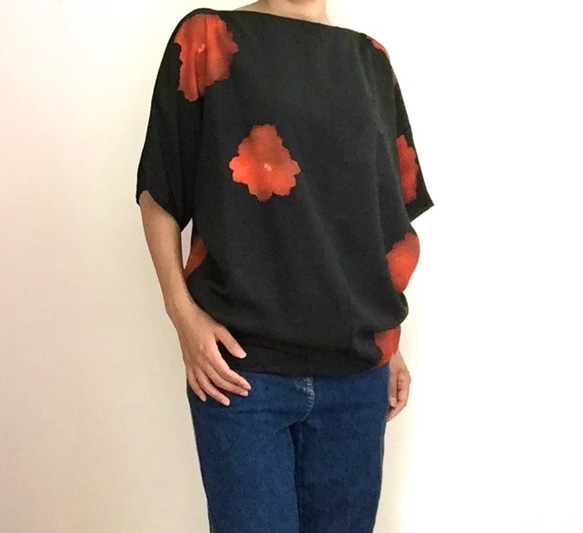 ボートネックTシャツ<花> 着物リメイク 5枚目の画像