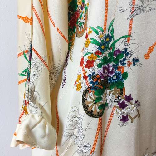 アンティーク 鮮やかブルー ロイヤルブルー 大輪の花 刺繍 着物
