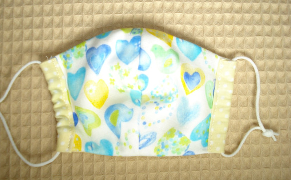 立体マスク 子供用 Wガーゼ 黄色い水玉/青いハート柄 【送料無料】 1枚目の画像