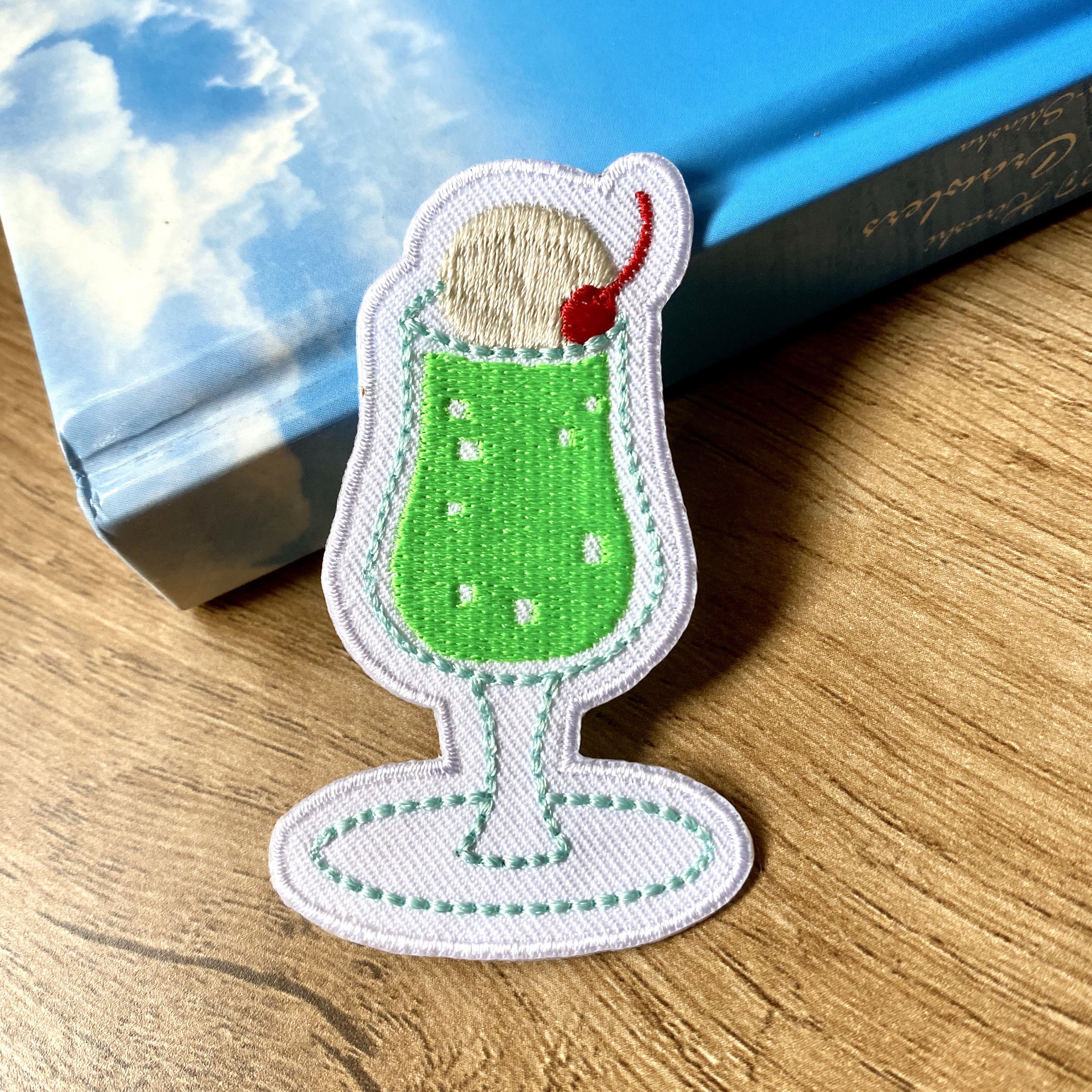 まさはる チューリップ メロンソーダ ビーズ刺繍ブローチ クリームソーダうさぎ(メロンソーダ) 刺繍ブローチ52