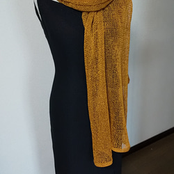 涼しそうな夏糸、綿ストローヤーンで、編みました。大判スカーフです。 1枚目の画像
