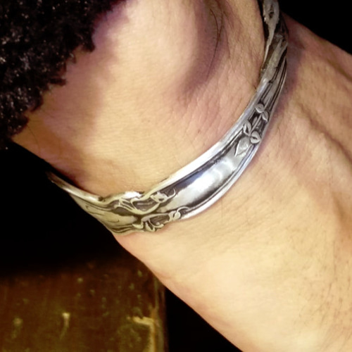 2本使いでリメイクしたねじりデザイン。アメリカアンティークシルバー