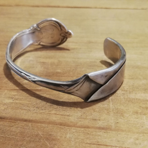 シルバー 花模様 バングル　ビンテージバングル 1884年 シルバー 花模様 バングル（c.1884 Silver Flower Bangle