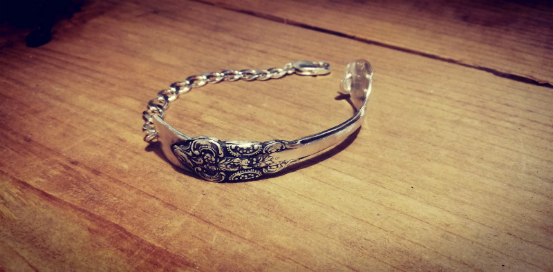 ゴシックテイストですが実は日本製。アンティークシルバートングのリメイクメンズブレスレット_0765