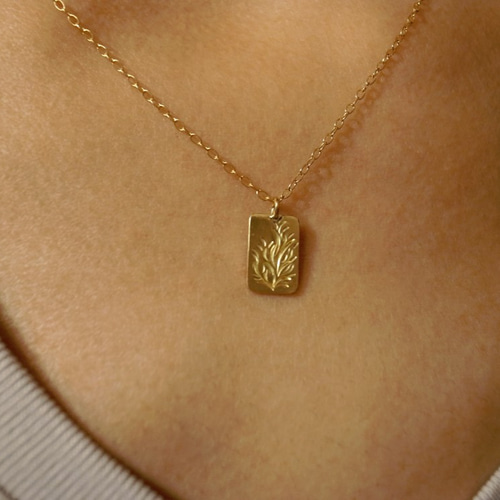 カジュアルダウンした大人系アイテム。K18金ゴールド手作りネックレス