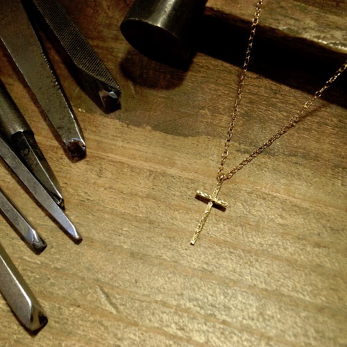 華奢がおしゃれなK18金ゴールド手作りネックレス／バークロス/L for