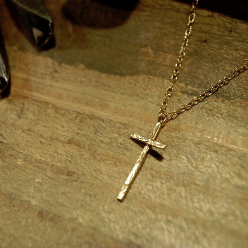 華奢がおしゃれなK18金ゴールド手作りネックレス／バークロス/L for