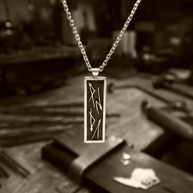 【松葉】ペンダントネックレス/和柄オーバーレイシルバー　雑誌掲載商品　さり気なく和を取り入れる