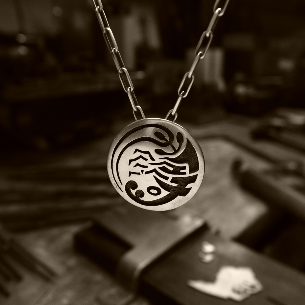 【海老の寿】ペンダントネックレス/和柄オーバーレイシルバー　縁起の良いモチーフ 雑誌掲載商品