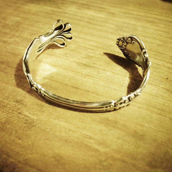 アンティークのバングル Vintage British Silver Bangle Bracelet イギリス ヴィンテージ
