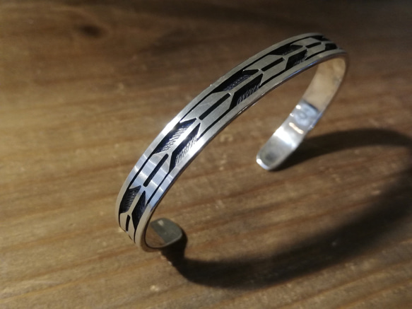[Arrow Bangle] Japanese Pattern Overlay Silver Recommended for w 第2張的照片
