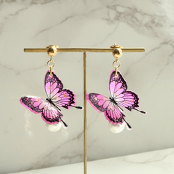 幸せを運ぶ蝶  コットンパール ピアス ロング 2枚目の画像