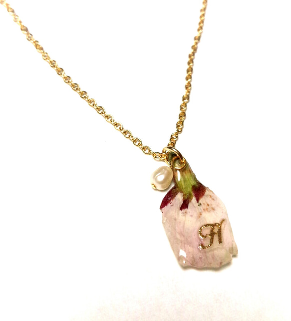 本物のお花　桜の花びらイニシャルネックレス、ピアスセット 4枚目の画像