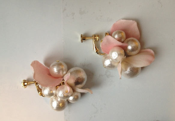 ～ta-wawa珍珠[櫻花]～耳環/耳環 第3張的照片