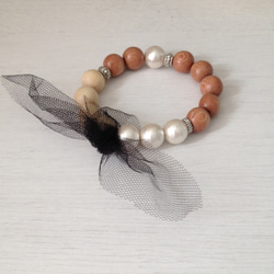 wood & cottnpearl..&black tulle bracelet 1枚目の画像