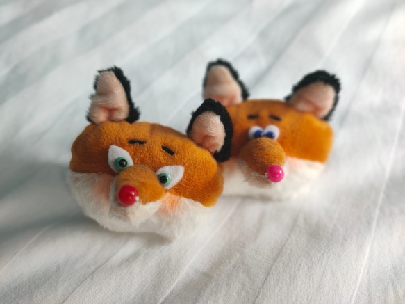 【設情狂 Fu's workshop】手工別針 吊飾 玩偶 娃娃 - 狐狸 第3張的照片