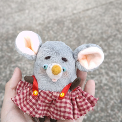 【設情狂 Fu's workshop】手工 吊飾 玩偶 娃娃 - 老鼠 第5張的照片