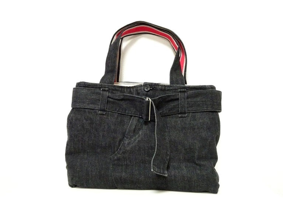 メンズOK シックなブラックのデニムから作ったベルト付きハンドバッグ 1枚目の画像