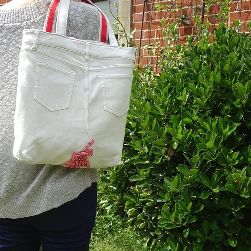 デニムリメイク　オフホワイトデニムの編み込みトートバッグ　ショルダー紐付 デニムリメイク オフホワイトデニムの編み込みトートバッグ ショルダー紐付