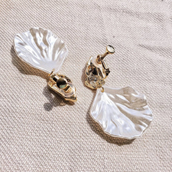 Shell Hammered Earring 4枚目の画像