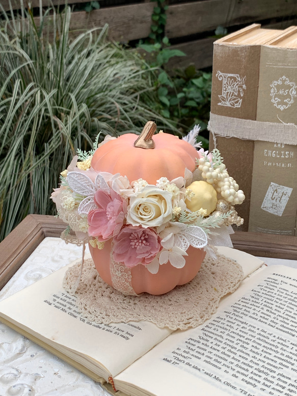 スイートピー❣️ハロウィンアレンジ、かぼちゃ、ばら、キャンディ❣️ カボチャ☆キャンディ☆ハロウィン