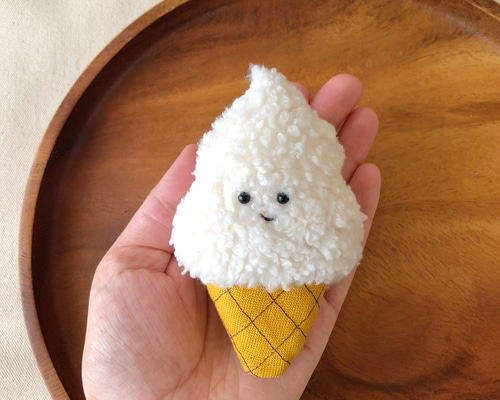 ソフトクリームちゃんぬいぐるみ【巾着付き】 ぬいぐるみ pannomimi