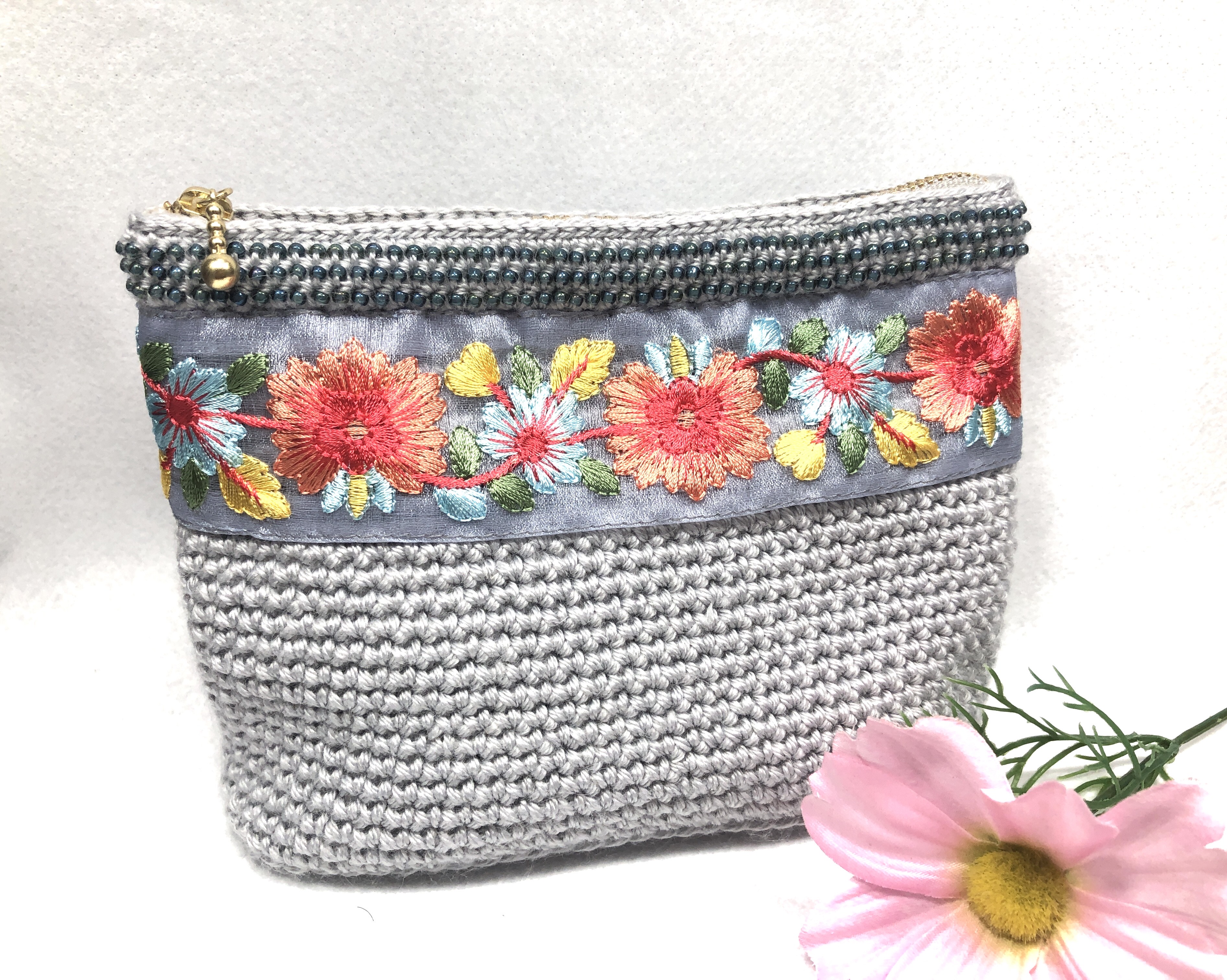 キラキラ⭐️　あんぱん＆インド刺繍リボンポーチ