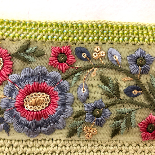 ♪インド刺繍リボンのかぎ針編みポーチ(ライムグリーン