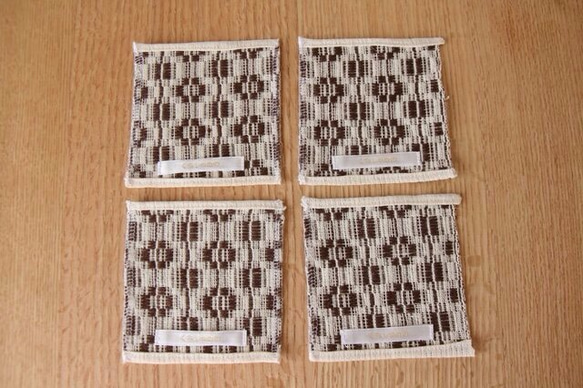 北欧手織りのコースター（ブラウン） 2枚目の画像