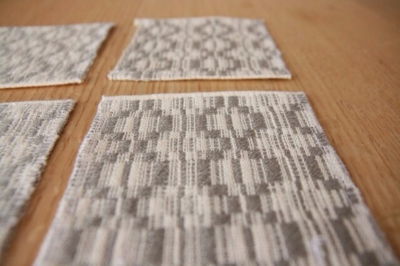 北欧手織りのコースター（グレー） 3枚目の画像
