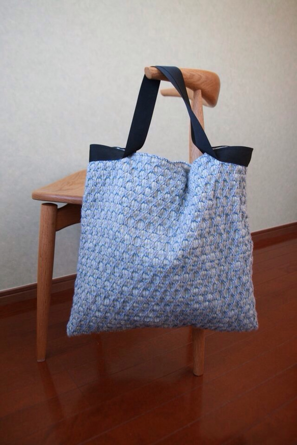 北欧手織りウールトートバッグ（ブルー系） 1枚目の画像