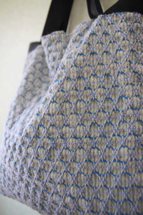 北欧手織りウールトートバッグ（ブルー系） 2枚目の画像