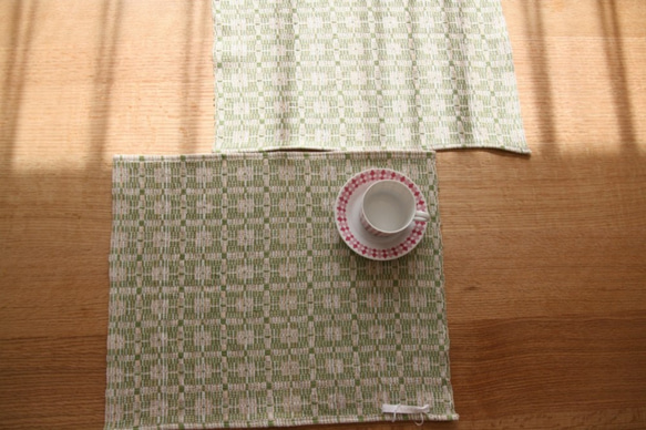 【Ｓ様専用】北欧手織りのランチョンマット（グリーン） 2枚目の画像