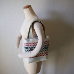 ローゼンゴングの手織りウールバッグ 3枚目の画像