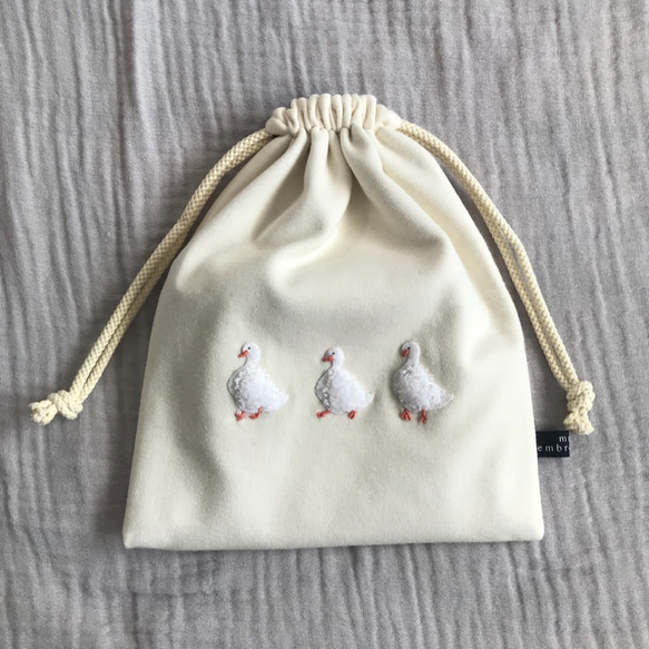 受注製作】動物刺繍巾着:アヒル その他バッグ mmm embroidery 通販
