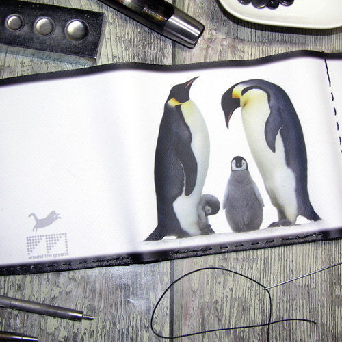 皇帝ペンギンの親子 二つ折り財布 | gasreg.org.eg