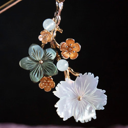 蝶貝細工シェルフラワーの花枝　かんざし　簪　和装髪飾り　ヘアアクセサリー 4枚目の画像