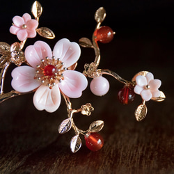 クイーンコンクの桜のかんざし  簪　和装髪飾り　レッドアゲート 5枚目の画像