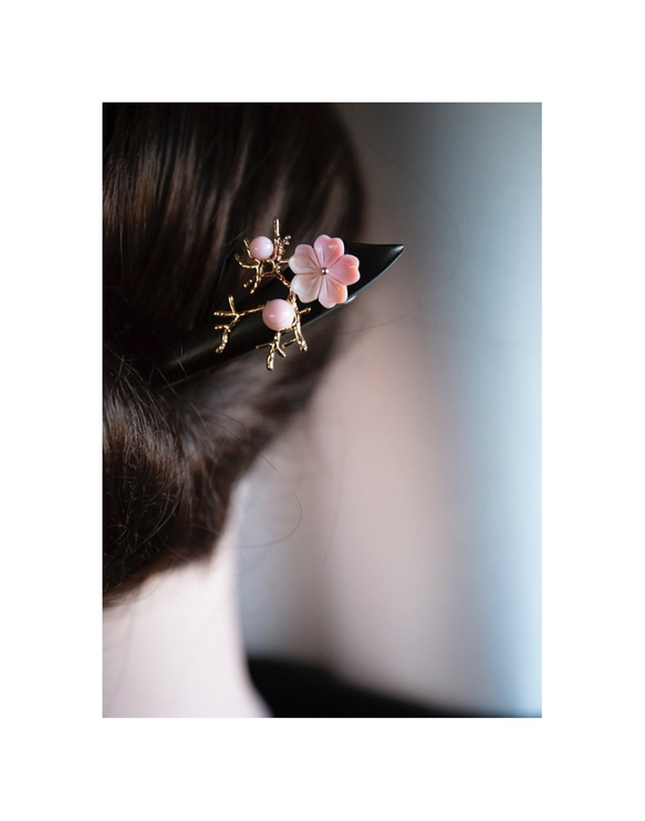 高級シェルクイーンコンク細工桜のかんざし 黒檀　木製　簪　和装髪飾り　ヘアアクセサリー 8枚目の画像