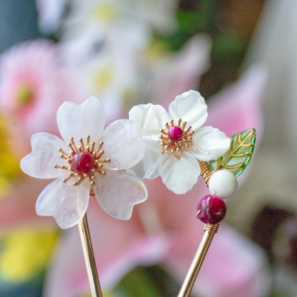 ローズクォーツと馬蹄螺の桜のかんざし　天然石　U字　簪　 2枚目の画像