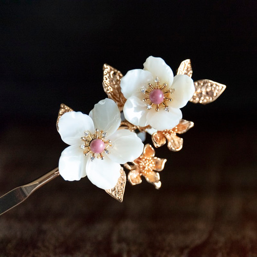 天然石☆お花ビーズ3連＊タッセル＊かんざし