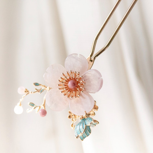 ♪225❤️ 天然石　ローズクォーツ　花　マスクチェーン　マスク　パワーストーン 天然石ローズクォーツのお花と蝶のかんざし 二本挿し 桃の花 かんざし