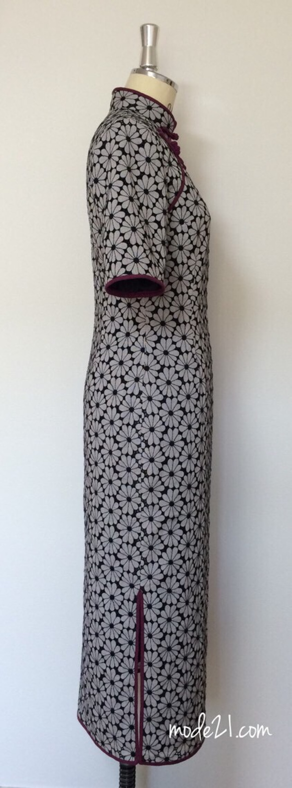 フラワー刺繍のチャイナドレス 4枚目の画像