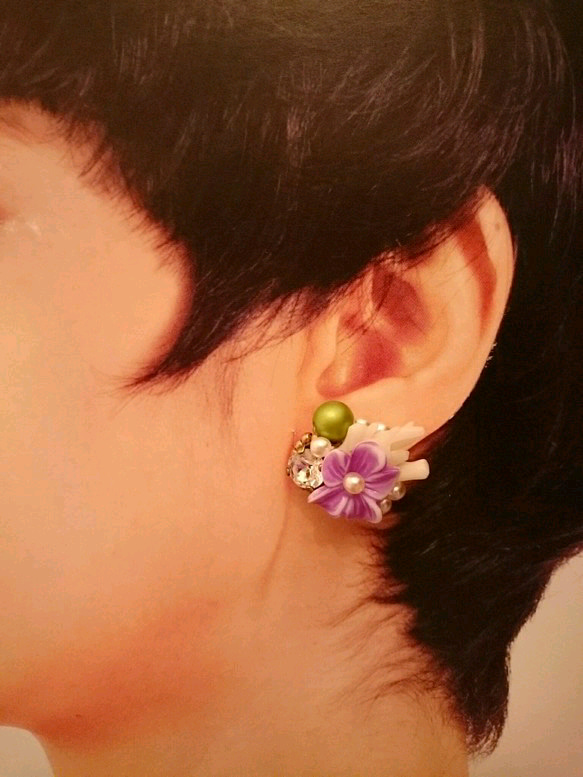 white coral&flower＊ピアス【b.04】 4枚目の画像