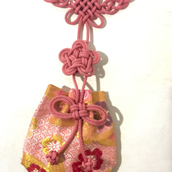 かりろく（掛け香）蝶   コーラルピンク（wall-hanging incense bag)　 2枚目の画像