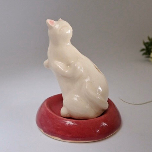 小さなお花のための一輪ざし 猫 陶器 赤 花器 花瓶 白ねこ 一輪挿し