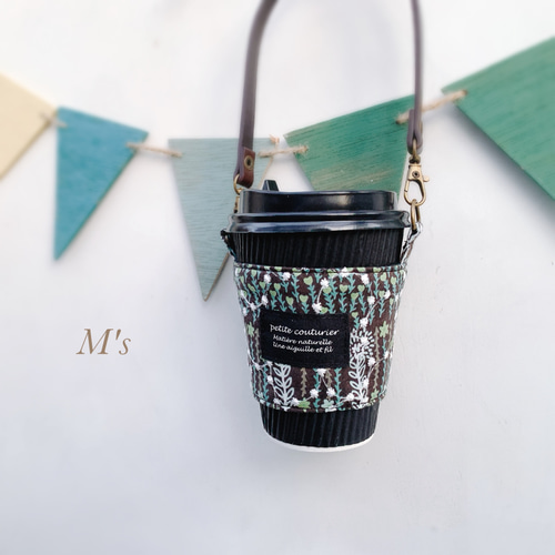 小花の刺繍入り♡持ち歩き☆ドリンクホルダー☆タピオカホルダーにも