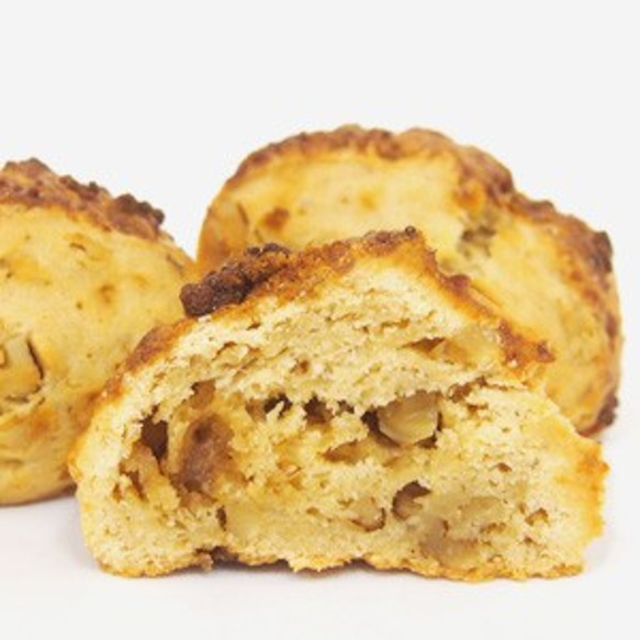 【生クリーム仕込みのしっとりスコーン】沖縄黒糖とくるみのスコーン ３個セット 1枚目の画像